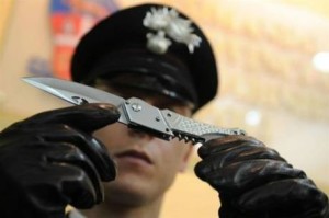 Isernia - coltello sequestrato dai Carabinieri