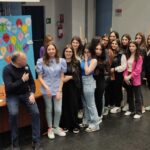 La Classe 4BSU del Liceo Mazzini di Locri Riceve una Menzione Speciale al Concorso Fotografico “Scatti di Valore – Sguardi sui Valori del Volontariato”