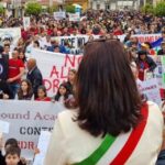 “No alla ‘ndrangheta”: ad Isola Capo Rizzuto lo gridano in quattromila