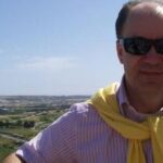 Giovambattista Marino -dalla Lira ,-analisi del sonetto : ‘Donna che si pettina’ , analisi fatta dal professore Vincenzo Bruzzaniti .