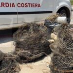Pesca abusiva nel Crotonese, sequestrati 49 attrezzi illegali